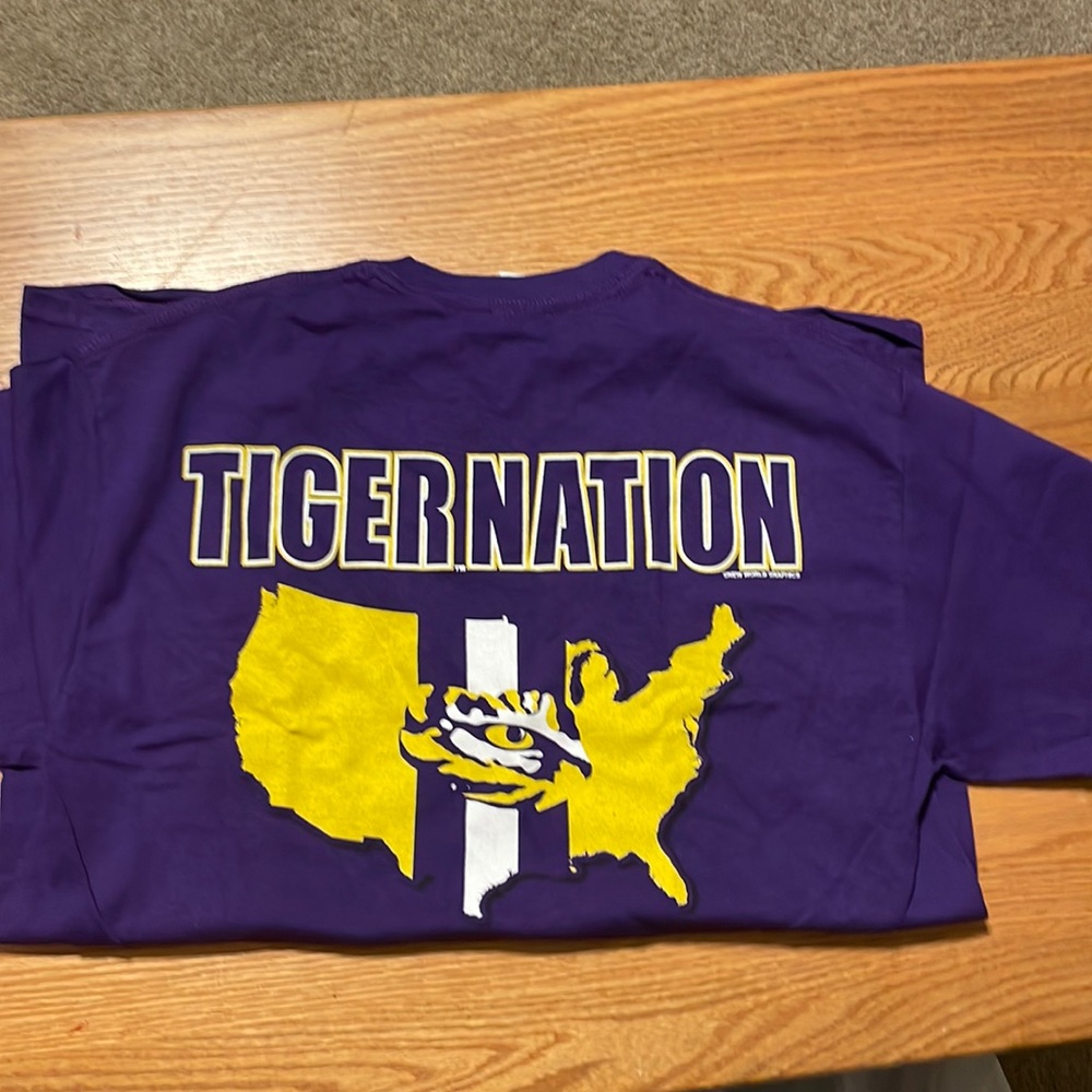 NWT LSU Tiger nation on back and tiger eye on front. Size medium.